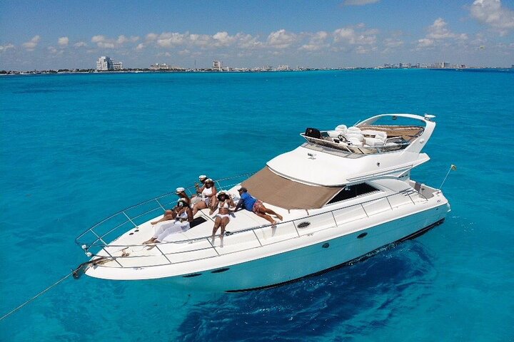 Experience Luxury on the Waves: Private Yacht Rental in Cancun post thumbnail image